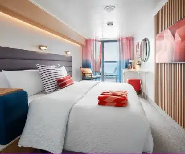IMG-SCL-2021-CAB-sea-terrace-interior-bed-configuration-day-UNCROPPED.jpg